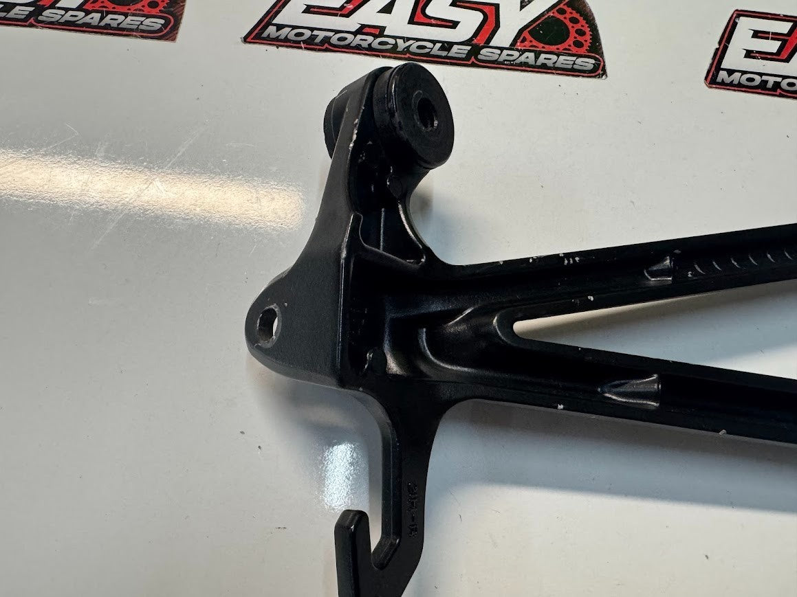 RH Pillion Peg Bracket Suzuki GSXR 1000 07-08 2008 43600-21H00