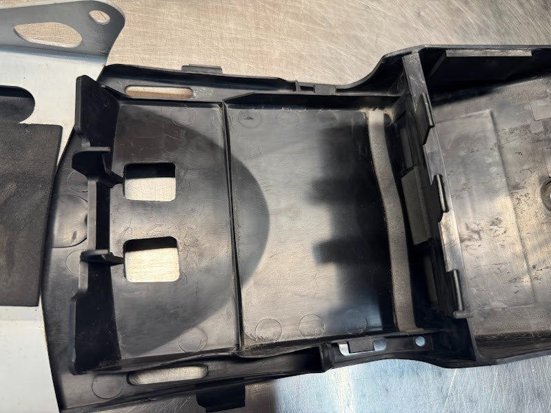 Suzuki GSXR 1000 2005-2006 Undertray Inner Rear Fender Battery Box 63111-41G01