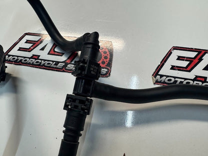 Yamaha YZF R1 2020-2025 Fuel Pipe Hose Connectors OEM Genuine B3L-13971-01