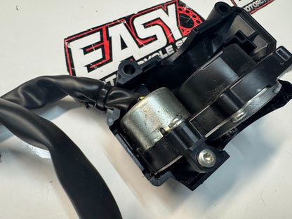 Yamaha YZF R1 2020-2025 RH Half Switch Block Throttle OEM Genuine B3L-8291R-03