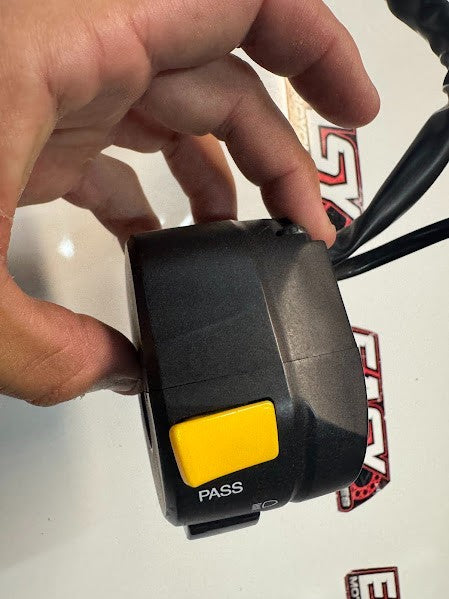 Suzuki GSXR 1000 2007-2008 LH Switch Block Buttons OEM Genuine 37400-21H12