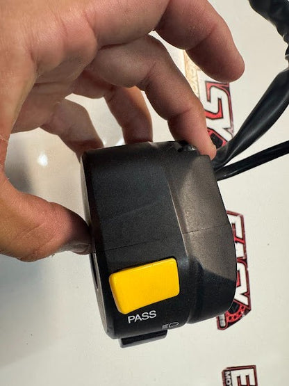 Suzuki GSXR 1000 2007-2008 LH Switch Block Buttons OEM Genuine 37400-21H12