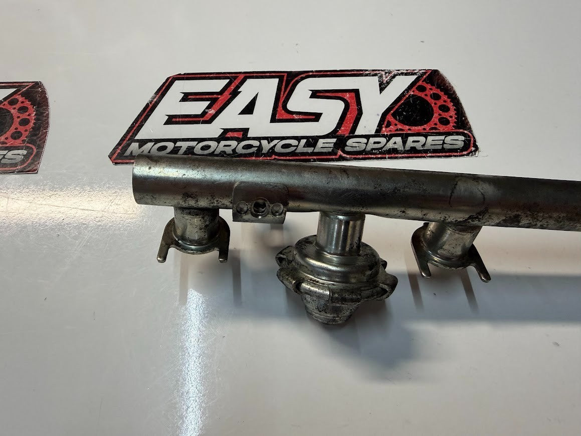 Fuel Pipe Rail Assy 1 Yamaha FZ1 S 2006-2014 OEM 2D1-13160-00