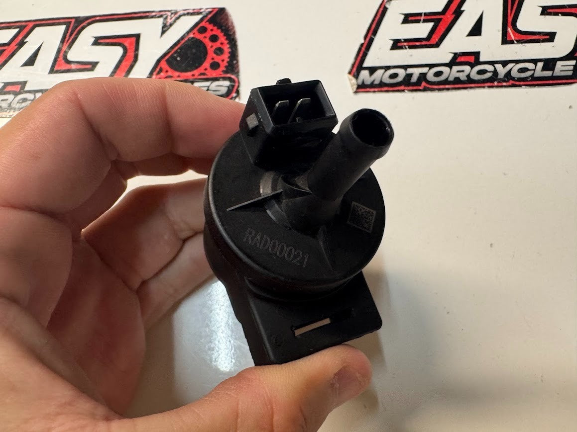 Royal Enfield Interceptor 650 2022 Air Purge Valve Solenoid OEM RAD00021 Euro 5