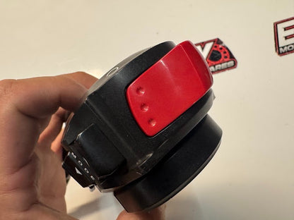 Suzuki GSXR 1000 2007-2008 RH Switch Block Buttons OEM Genuine 37200-21H01