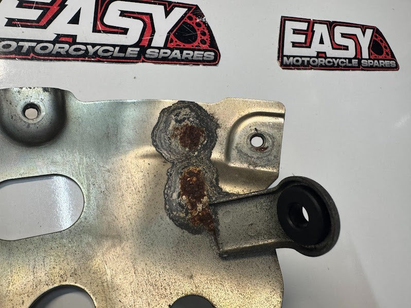 Suzuki GSXR 1000 2007-2008 Fuel Tank Front Bracket OEM Genuine 44520-21H00