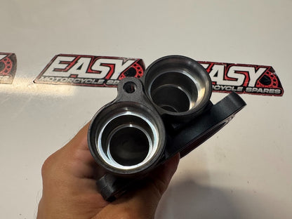 Yamaha YZF R7 2022-2025 Water Pump Housing Cover OEM Genuine 1WS-12422-10