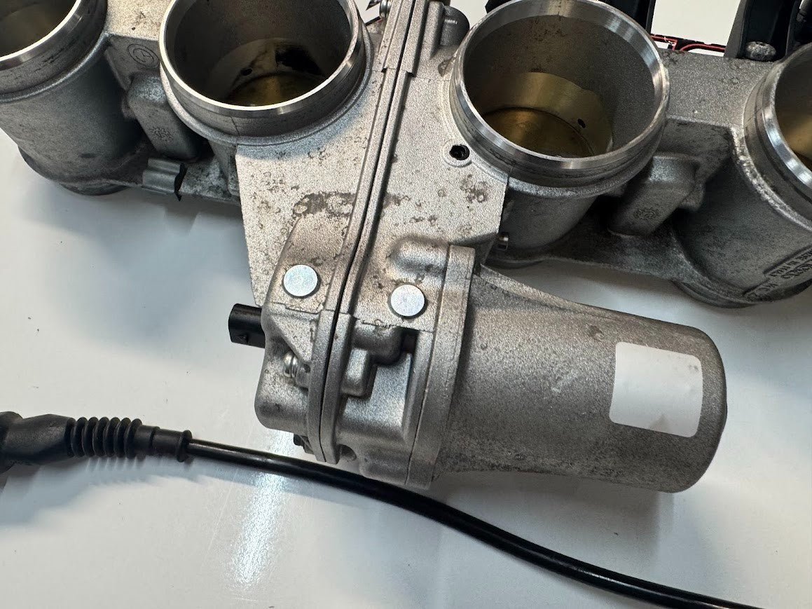 BMW S1000RR 2016 Throttle Bodies Intake OEM Genuine K46 13548545069
