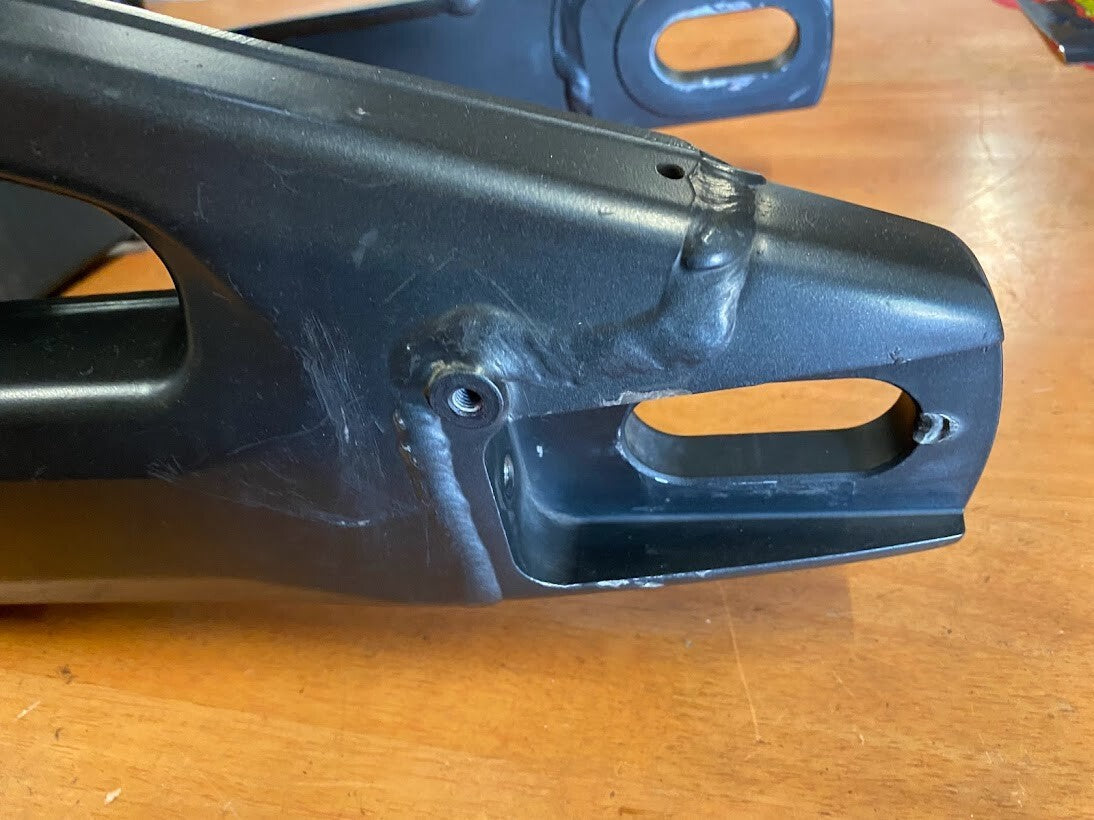 Swing Arm Yamaha R1 07-08 2008 4C8-22110-10-00