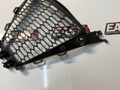 Lower Front Grille Fairing Suzuki GSXR 1000 2007-2008 OEM 94498-21H00