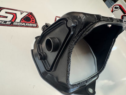 Yamaha YZF R1 2020-2021 Centre Ram Intake Duct 4 OEM Genuine B3L-2838U-00