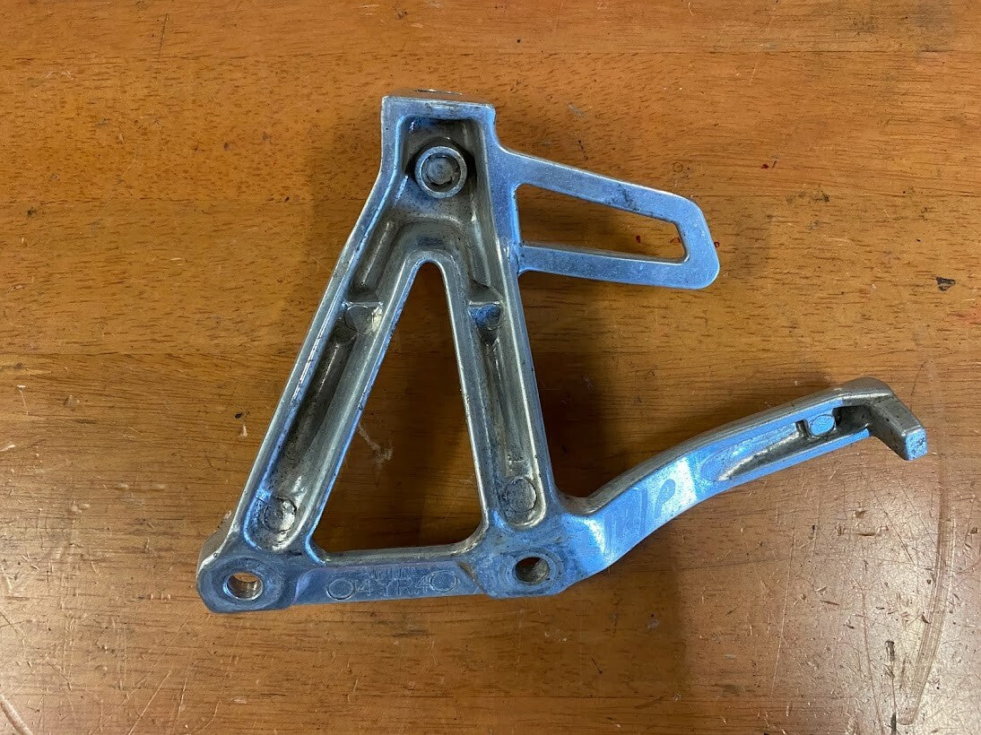 LH Pillion Peg Bracket Yamaha FZS 600 1998
