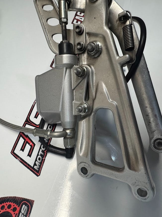 Aprilia RS4 125 4T 2011-2016 RH Foot Peg Assembly Rear Set OEM Genuine 866138