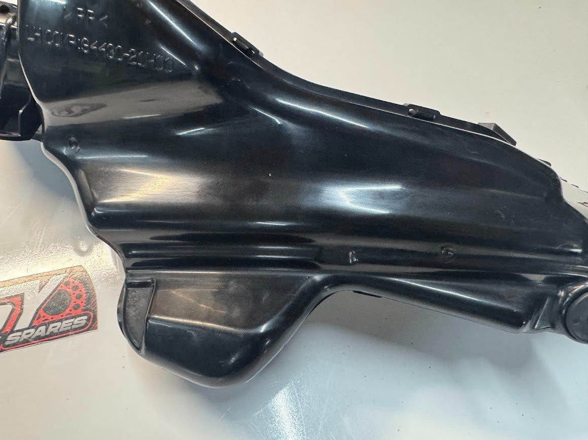 Suzuki GSXR 1000 2007-2008 Air Intake Duct Pair OEM Genuine 94420-21H00