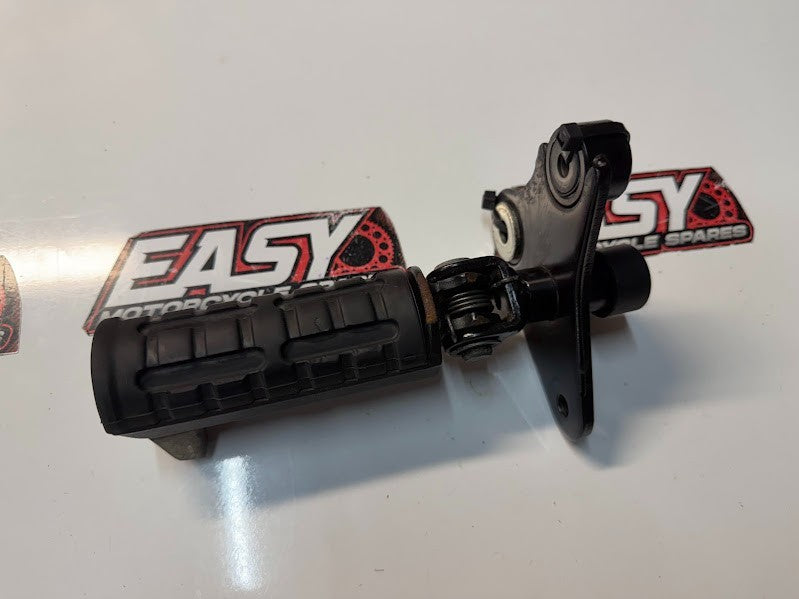 LH Foot Peg Assembly Kawasaki Vulcan S 650 2015-2026 OEM 34027-0012