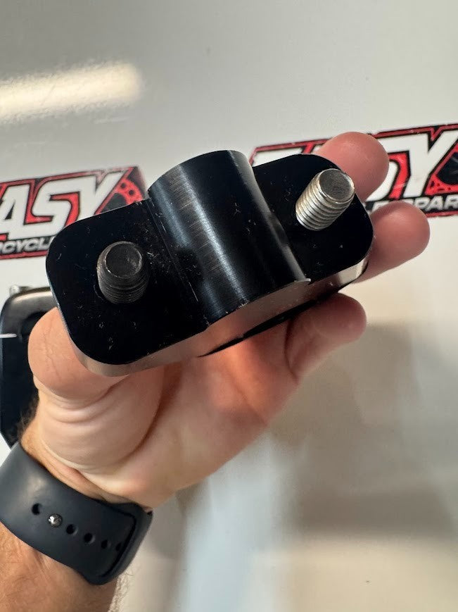 Royal Enfield Interceptor 650 2022 Handlebar Mount Clamp OEM 1030016D Euro 5