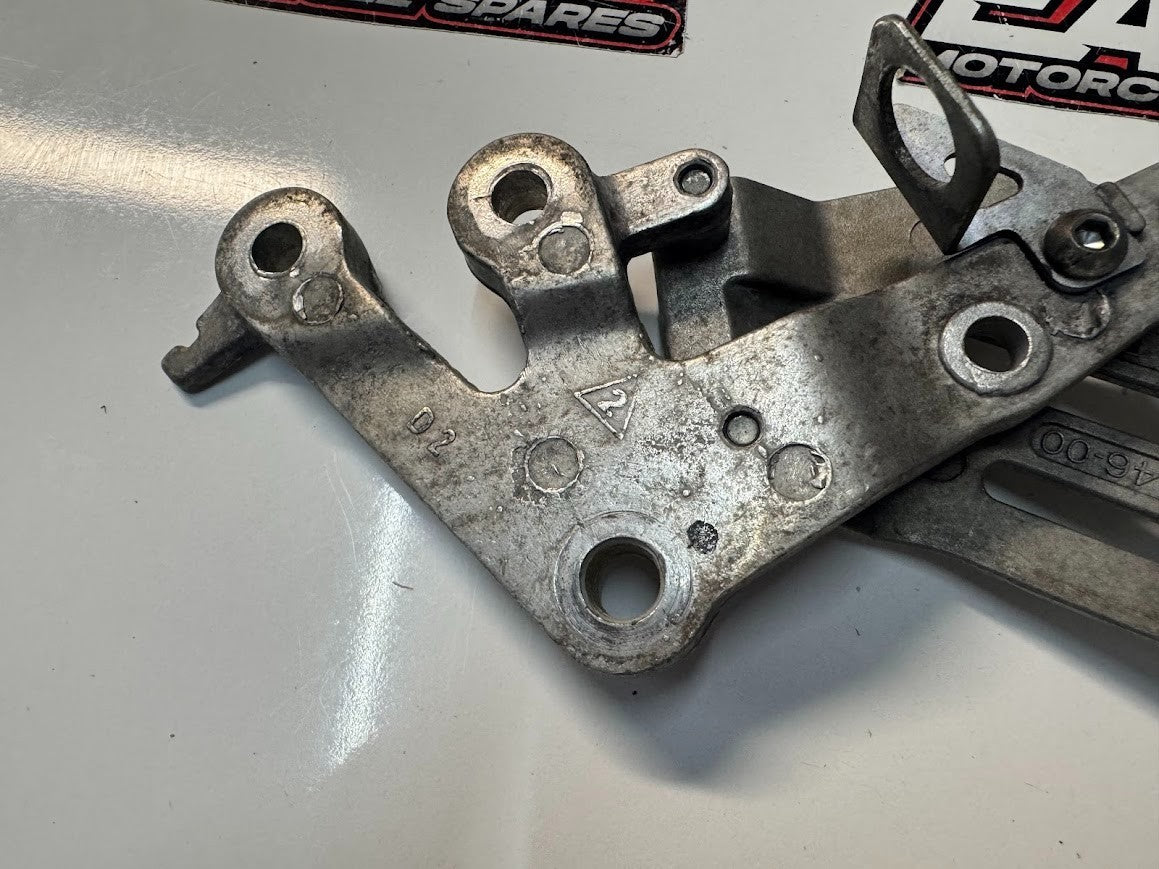 Yamaha YZF R15 2011-2018 OEM Genuine RH Foot Peg Bracket 20P-F7443-00