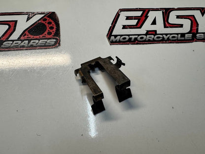 Suzuki GSXR 1000 2007-2008 Rear Caliper Holder Retainer OEM Genuine 69116-44G00