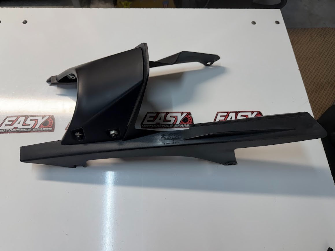 Chain Guard Hugger KTM RC 390 2014-2021 OEM 9050406000033