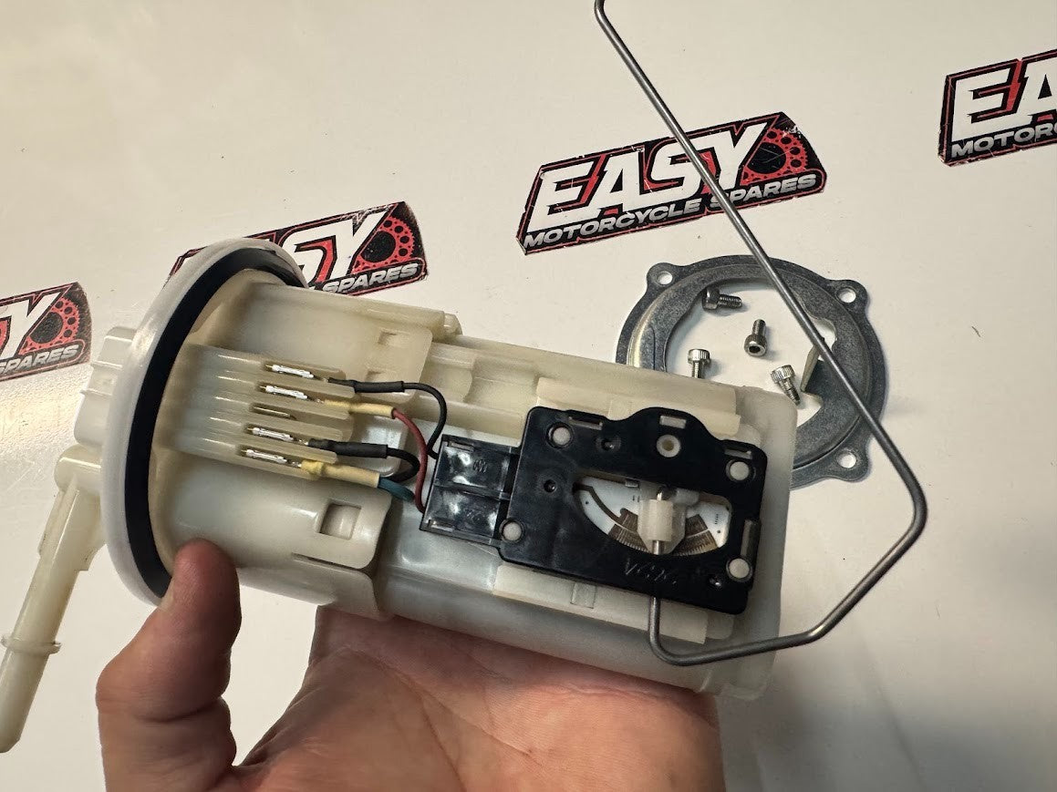 Yamaha YZF R7 2022-2025 Fuel Pump Assembly OEM Genuine 1WS-13907-10