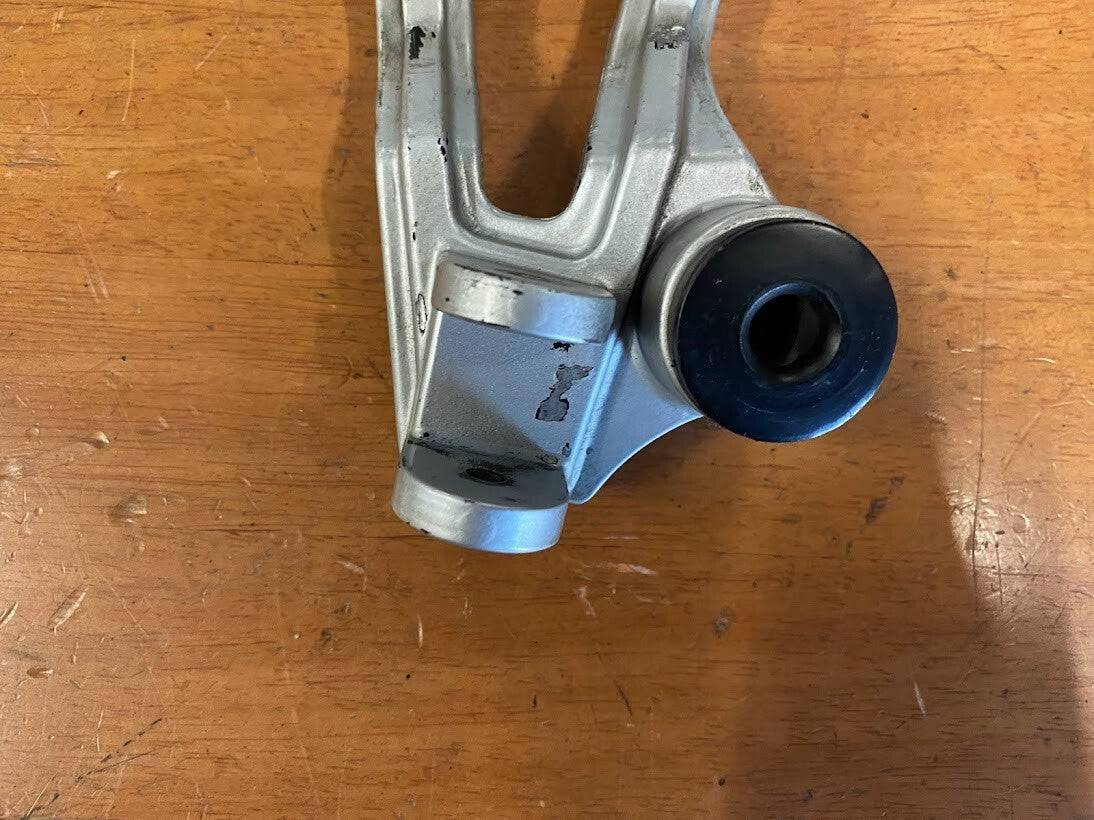 RH Pillion Peg Bracket Kawasaki ZX-10 1988