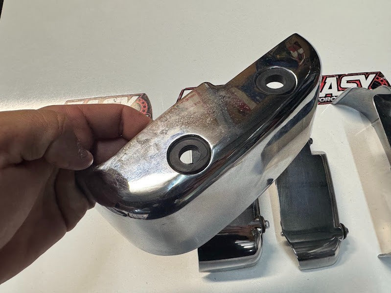 Suzuki VL 1500 Intruder 1998-2004 Cylinder Head Cover Set OEM Genuine