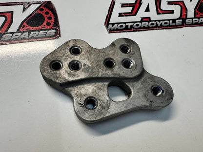 Suzuki GSXR 1000 2007-2008 RH Foot Peg Adjuster Plate OEM Genuine 43551-21H00