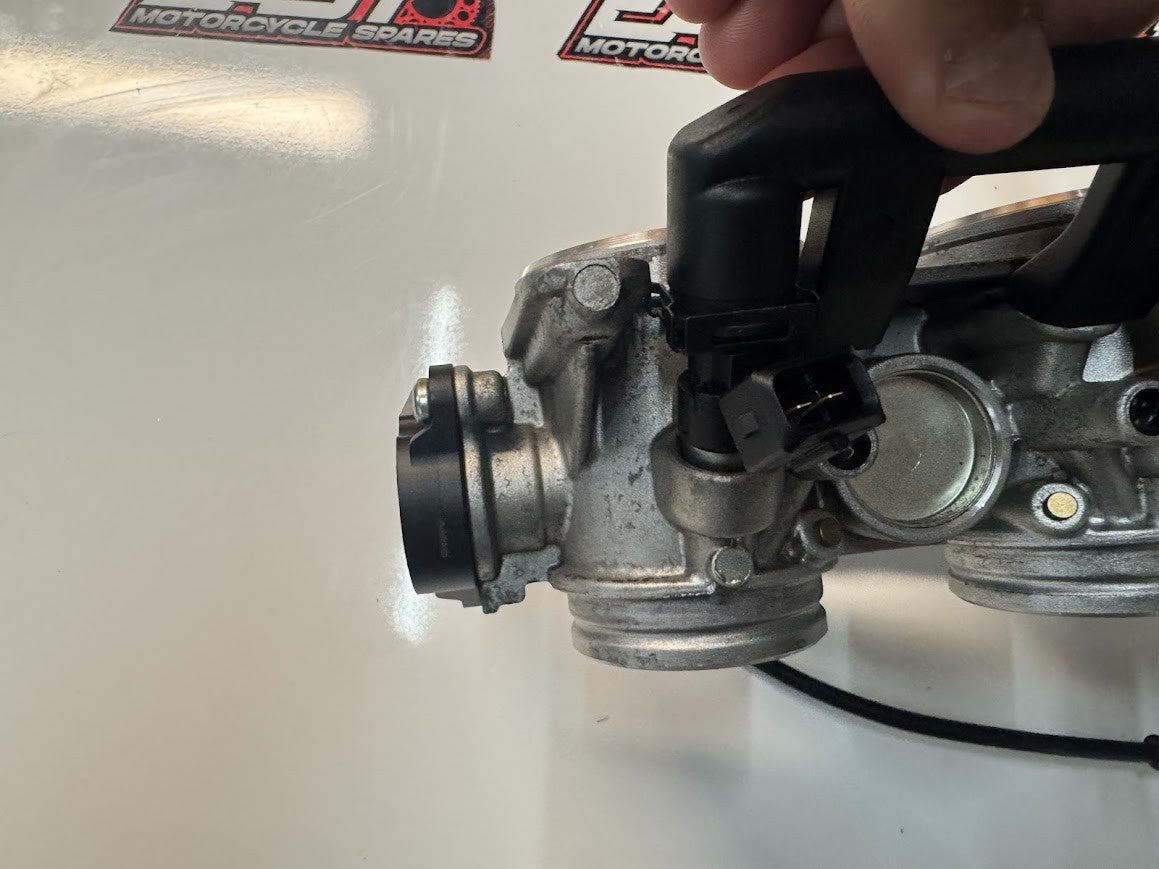 BMW S1000RR 2016 Throttle Bodies Intake OEM Genuine K46 13548545069