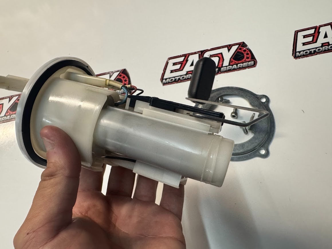 Yamaha YZF R7 2022-2025 Fuel Pump Assembly OEM Genuine 1WS-13907-10