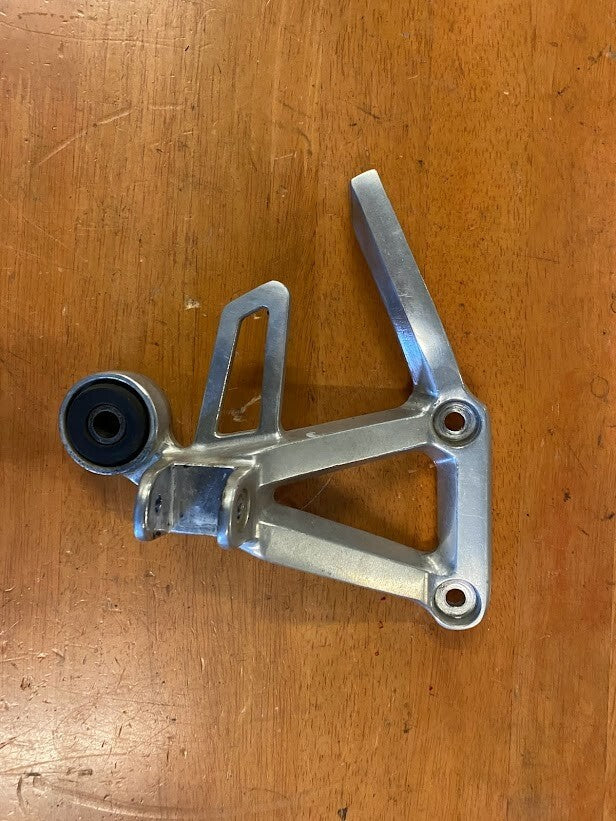 RH Pillion Peg Bracket Yamaha FZS 600 1998