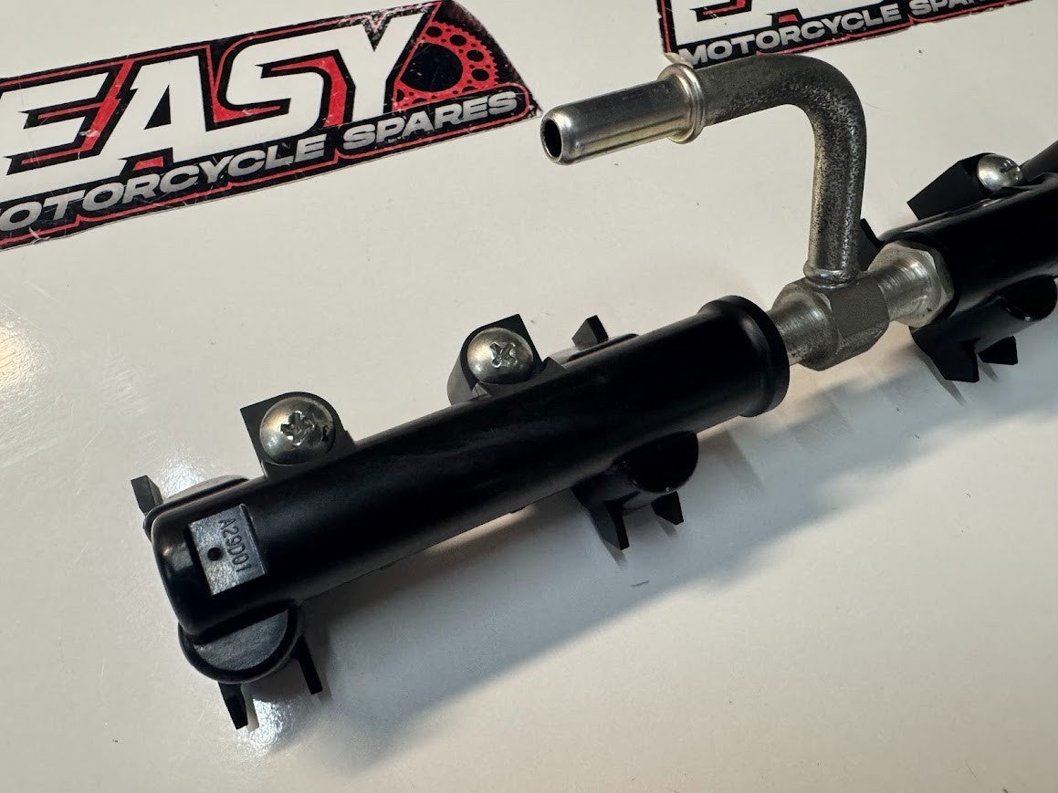 Suzuki GSXR 1000 2015-2016 Fuel Rail Pipe OEM Genuine 13473-15H10