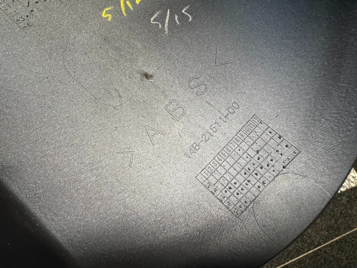 Yamaha YZF R1 2022-2023 Front Fender Mudguard Hugger OEM Genuine 14B-Y2151-00