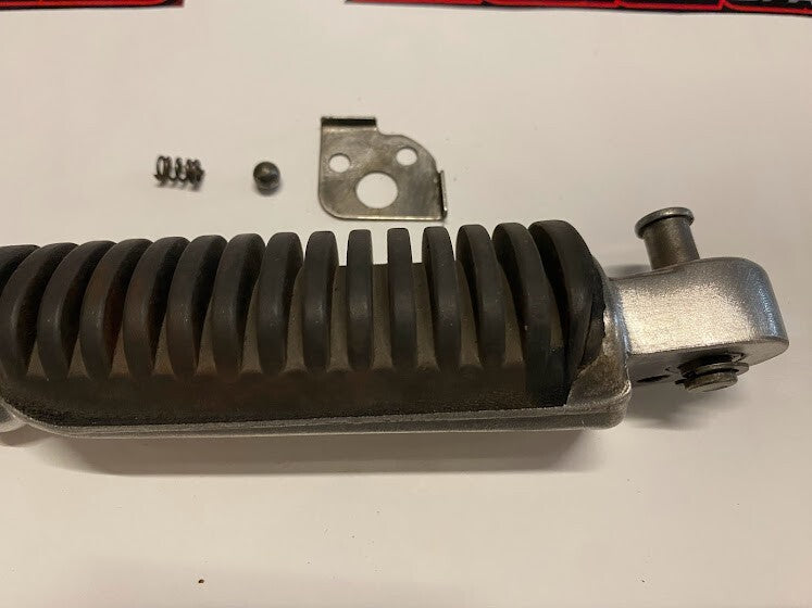 LH Pillion Peg Suzuki GSX 750F 04-06 2004 43710-08F00