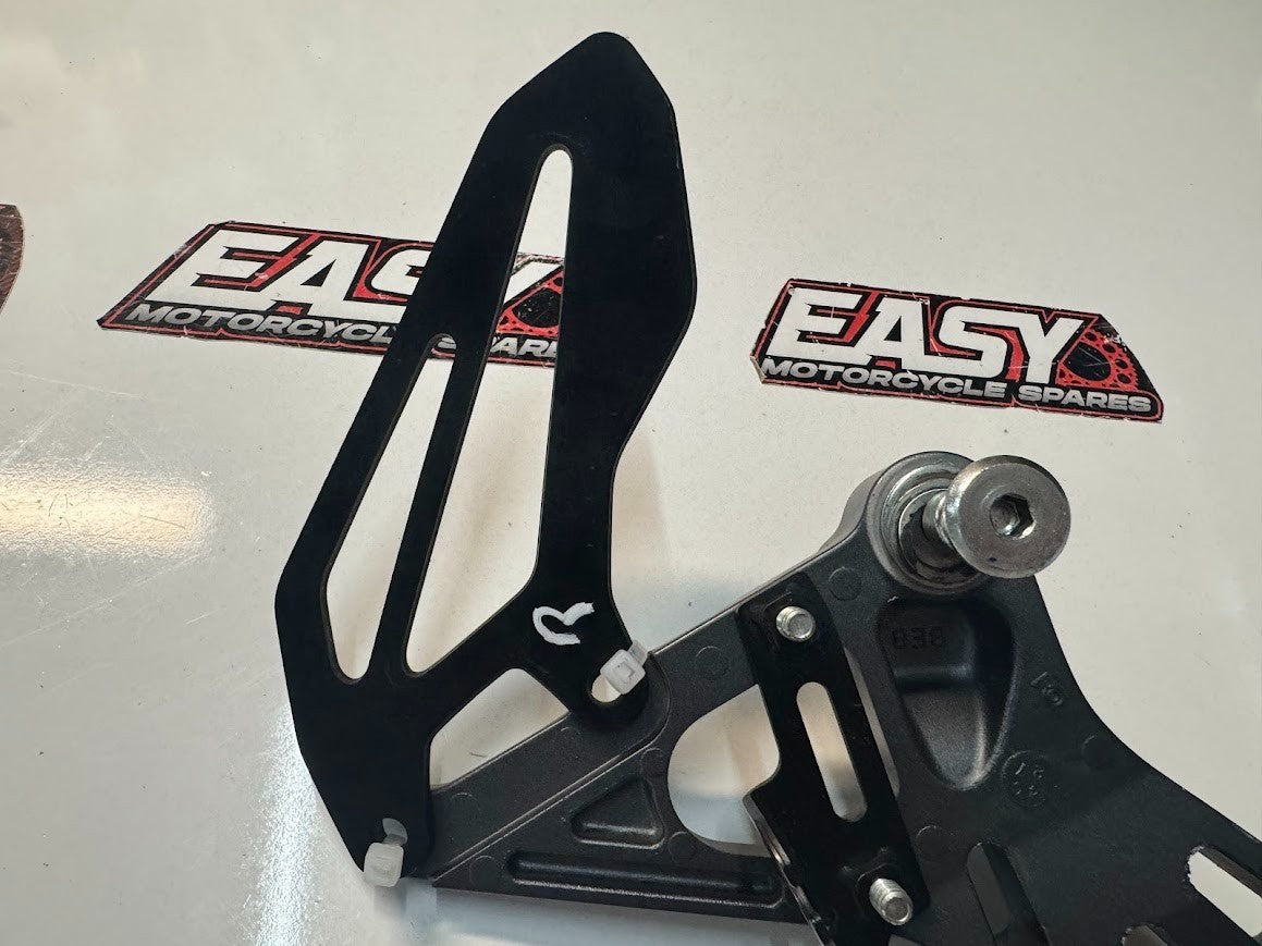 Yamaha YZF R7 2022-2025 RH Foot Peg Bracket Rear Set OEM Genuine BEB-27443-00