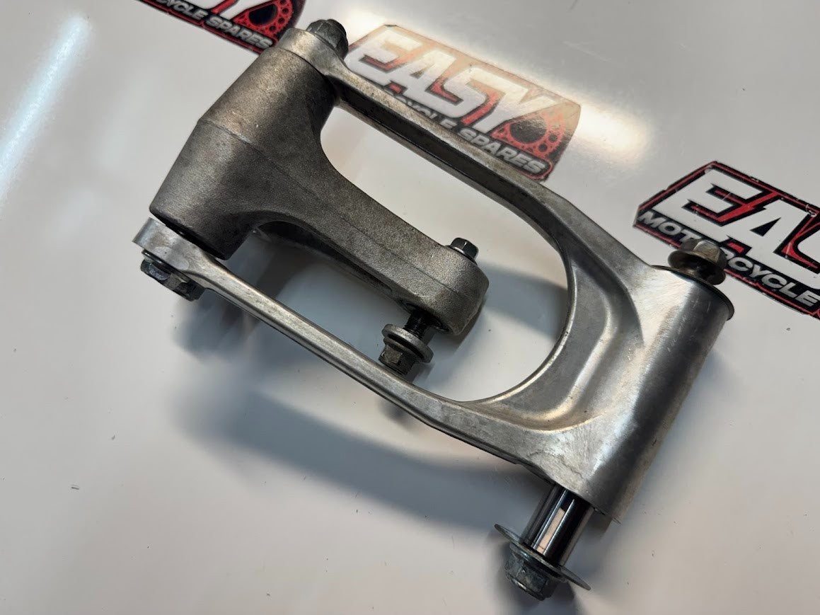 Suzuki GSXR 1000 2007-2008 Shock Linkages OEM Genuine 62600-21810