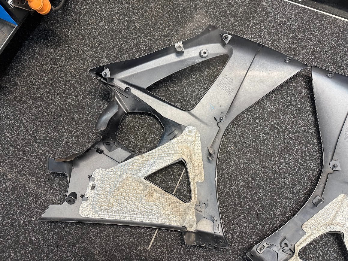 LH RH Main Side Fairings Suzuki GSXR 1000 2007-2008 OEM 94475-21H