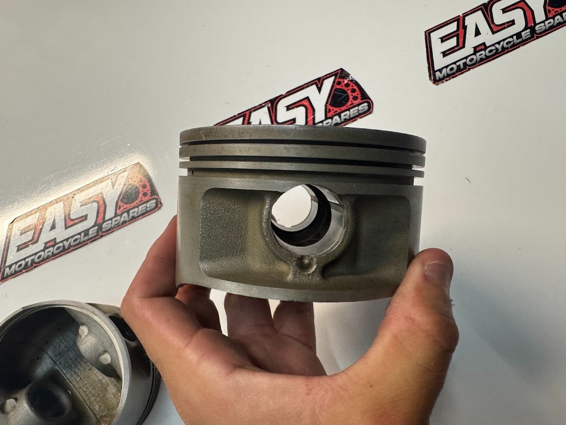 Suzuki VL 1500 Intruder 1998-2009 Piston Set OEM Genuine 12111-10F00-0F0