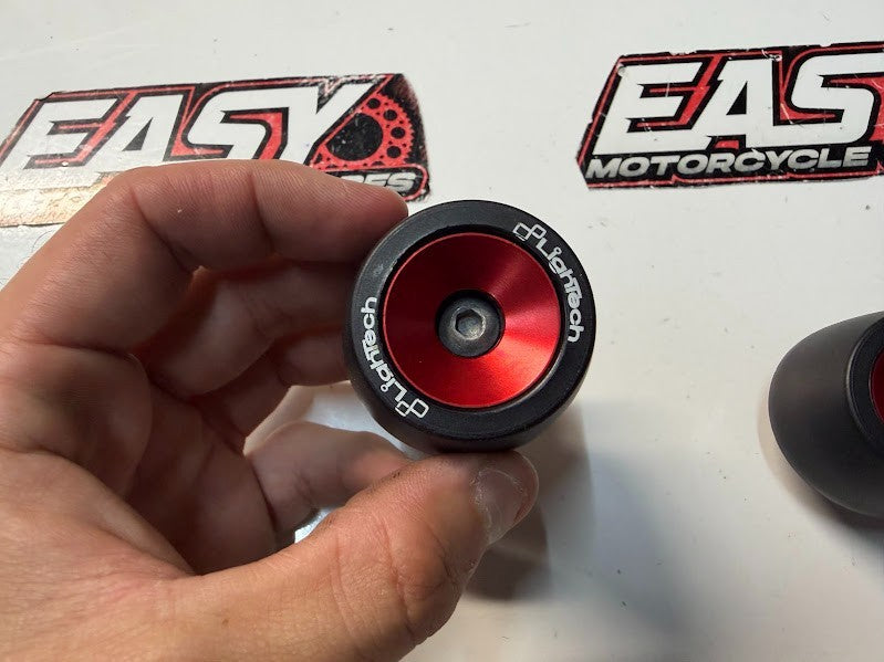 Lightech Front Axle Sliders Yamaha YZF R1 2015-2025 Aftermarket
