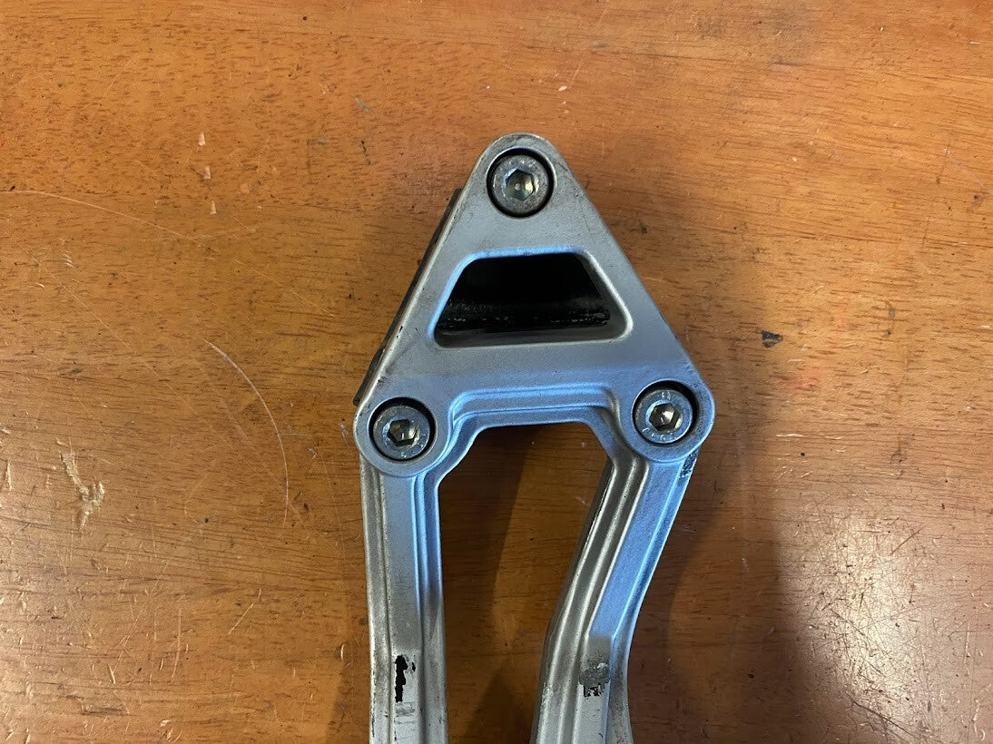 RH Pillion Peg Bracket Kawasaki ZX-10 1988