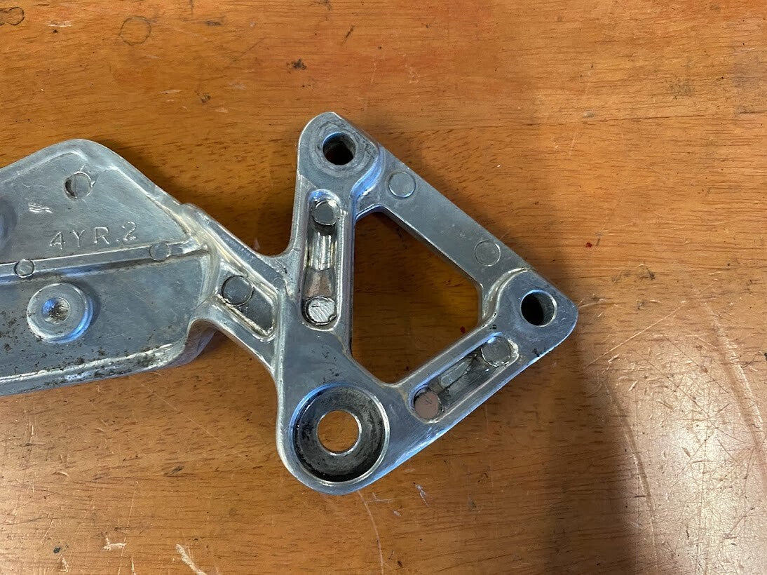 LH Riders Peg Bracket Yamaha FZS 600 1998