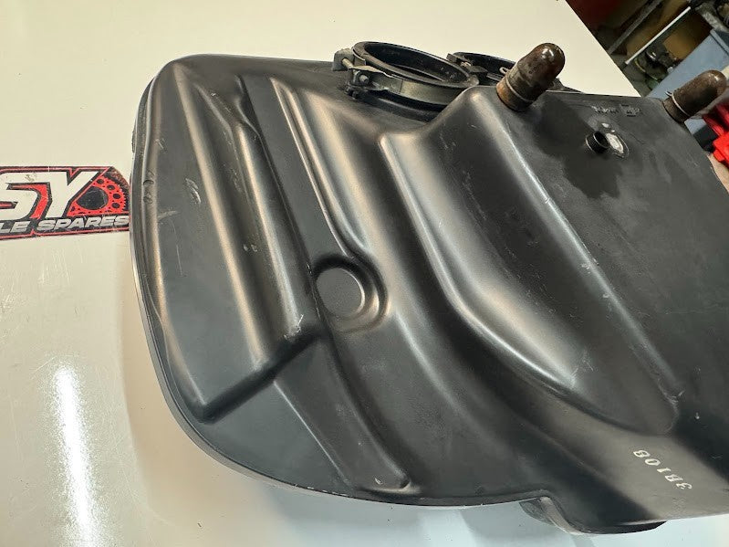 Suzuki VL 1500 Intruder 1998-2004 Airbox Cleaner Assy OEM Genuine 13700-10F01