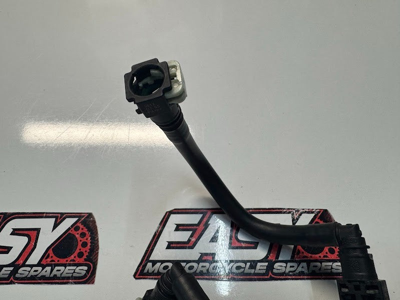 Yamaha YZF R1 2020-2025 Fuel Pipe Hose Connectors OEM Genuine B3L-13971-01