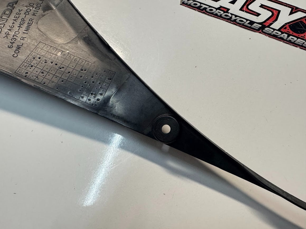 RH Inner Middle Cowl Honda CBR 1000 RR 2012-2016 OEM Genuine 64370-MGP-D010