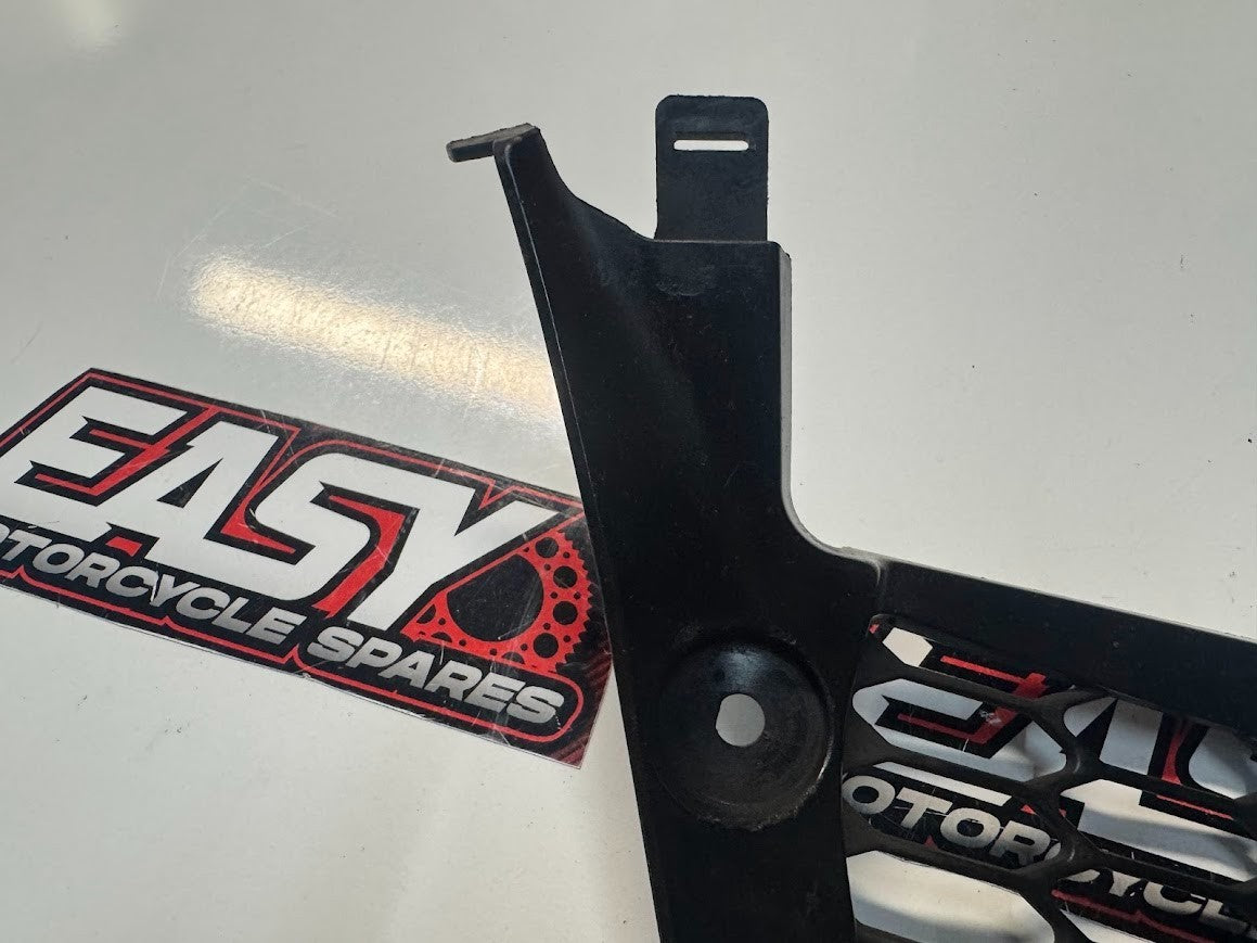 Lower Front Cowling Grill Suzuki GSXR 1000 07-08 2008 94498-21H00