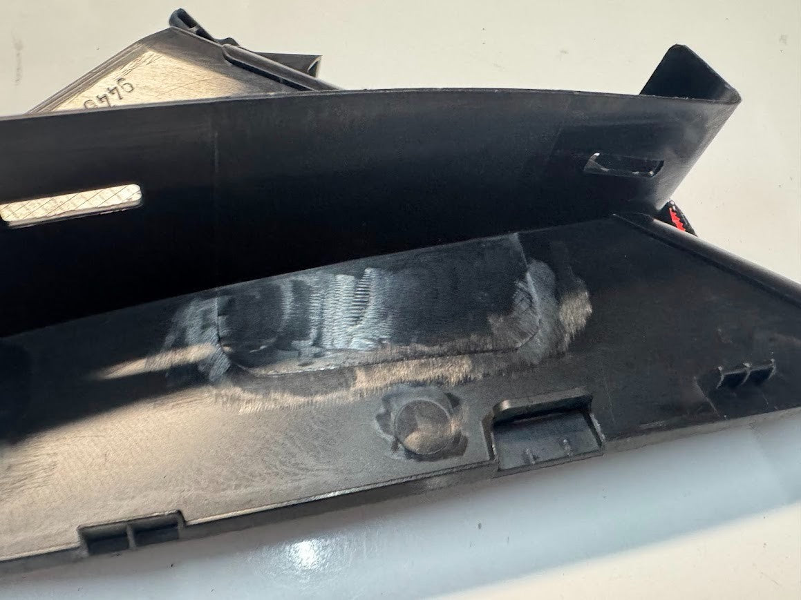 Suzuki GSXR 1000 2007-2008 RH Inner Lower Fairing OEM Genuine 94461-21H00