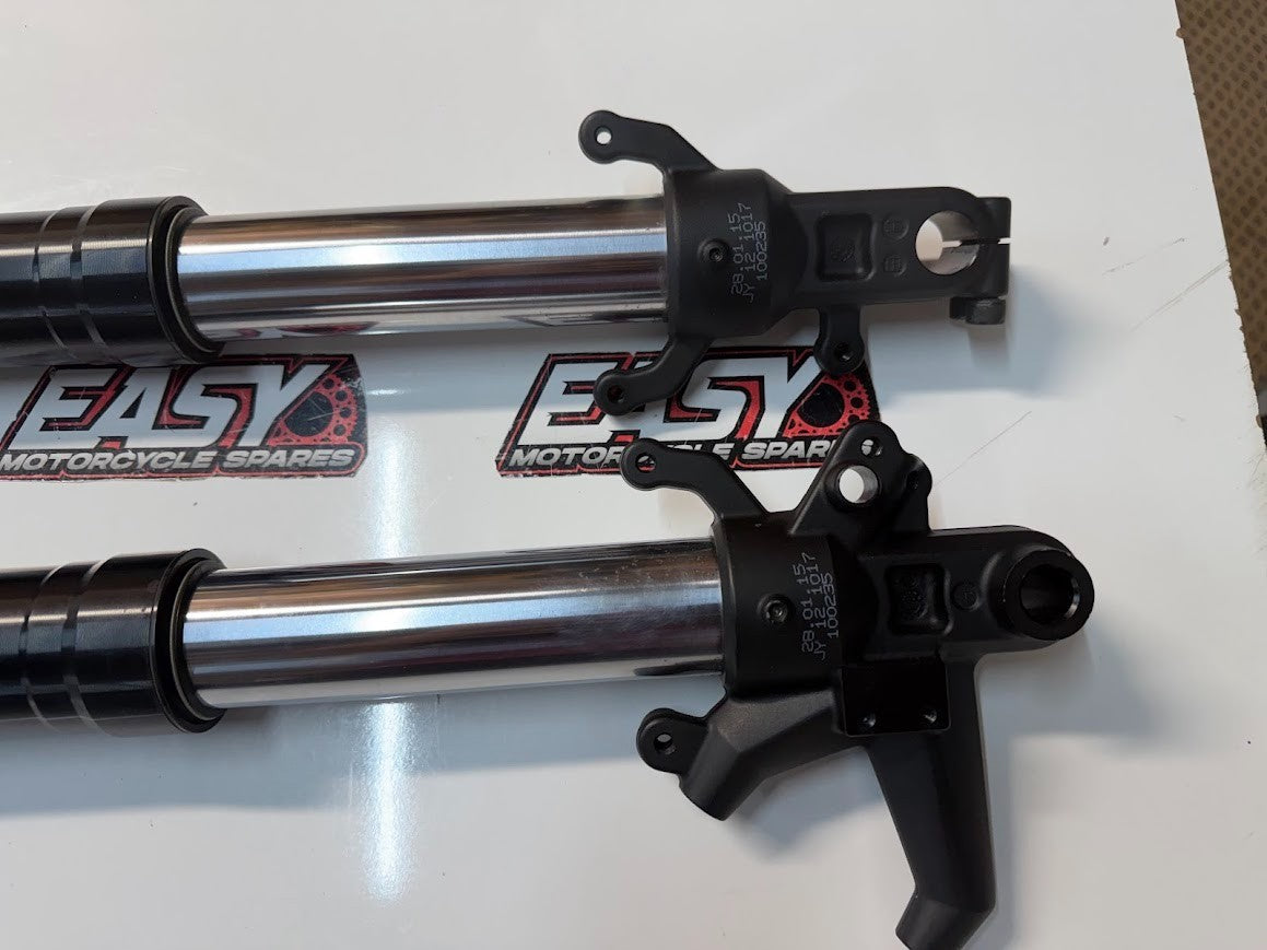 Front Fork Legs Suspension KTM RC 390 2014-2016 OEM 90801001000