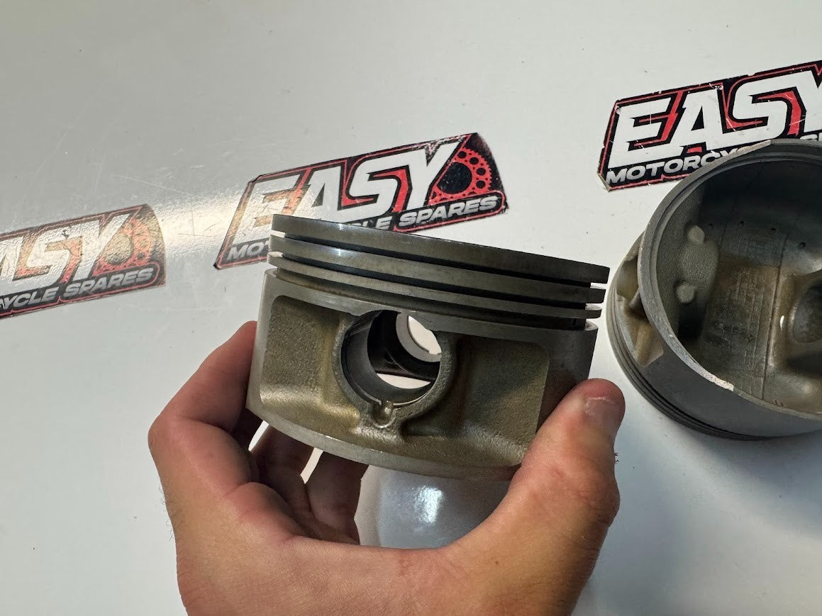 Suzuki VL 1500 Intruder 1998-2009 Piston Set OEM Genuine 12111-10F00-0F0