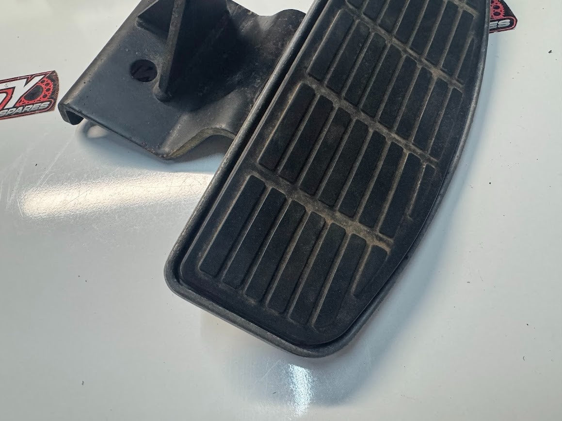 Suzuki VL 1500 Intruder 1998-2004 LH Rider Foot Rest OEM Genuine 43502-10F00