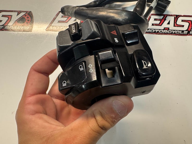 Yamaha YZF R1 2020-2025 LH Switch Block Controls OEM Genuine B3L-83969-01