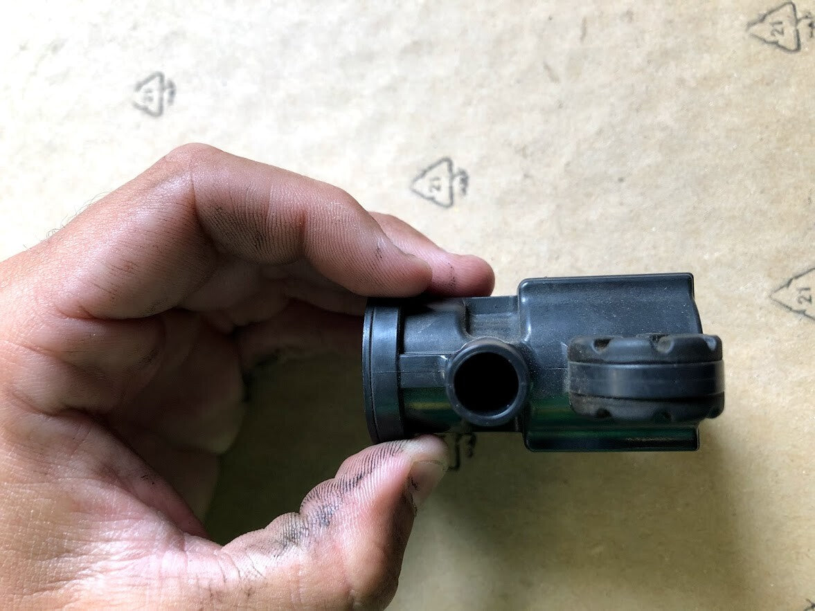 Air Injection Solenoid Valve Honda CBR 250 R 11-13 2011 36450-KVK-902